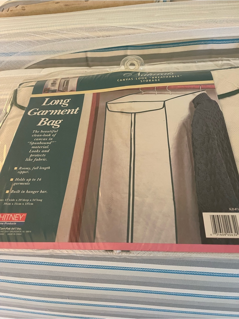 2 hanging storage bags